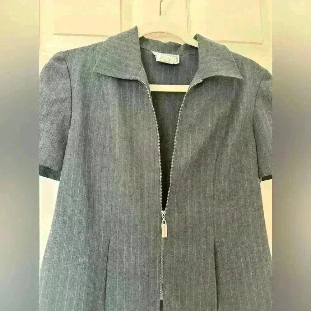 VINTAGE DBY petite zip-up suit top. Perfect condition. - Picture 3 of 5